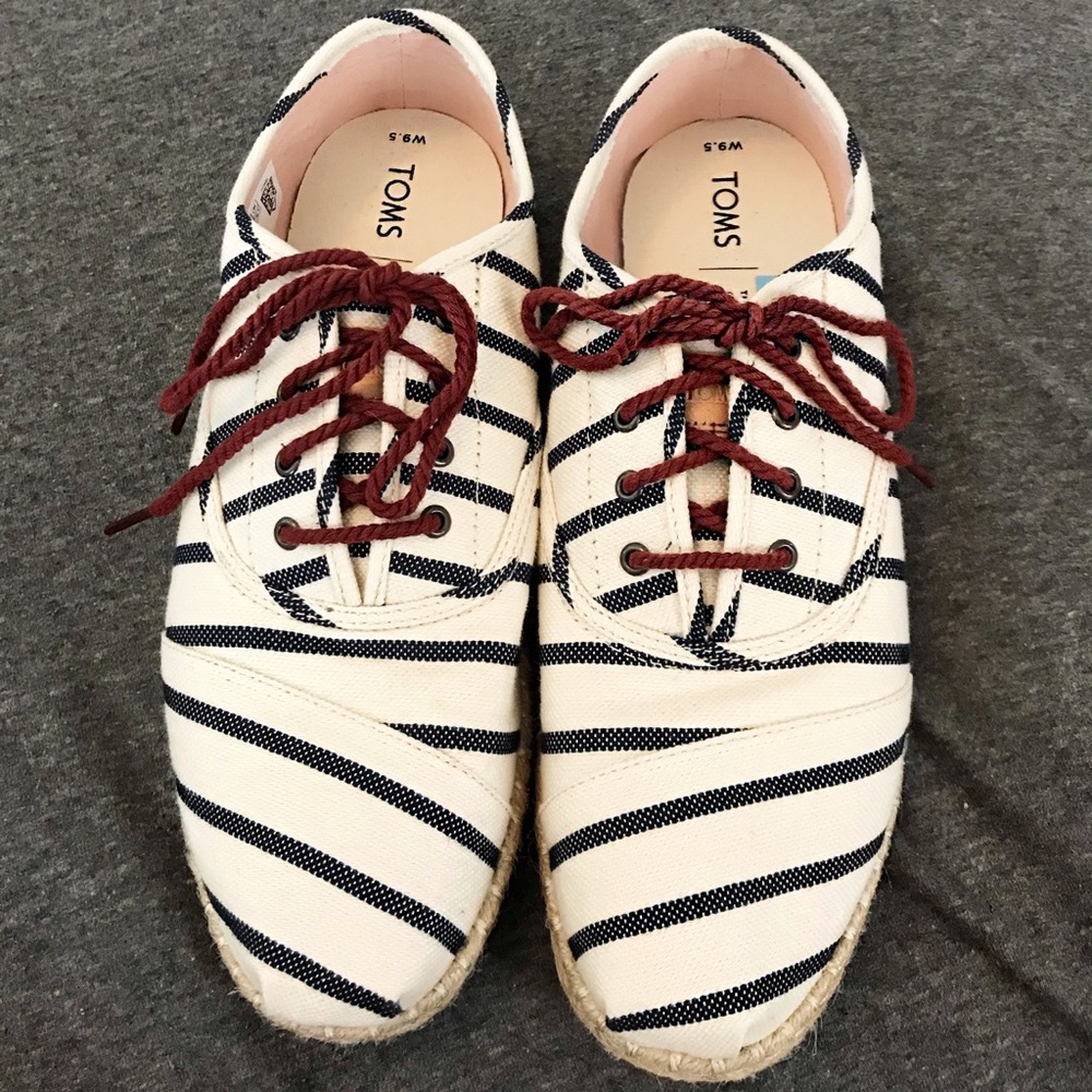 **LIKE NEW**Toms espadrilles